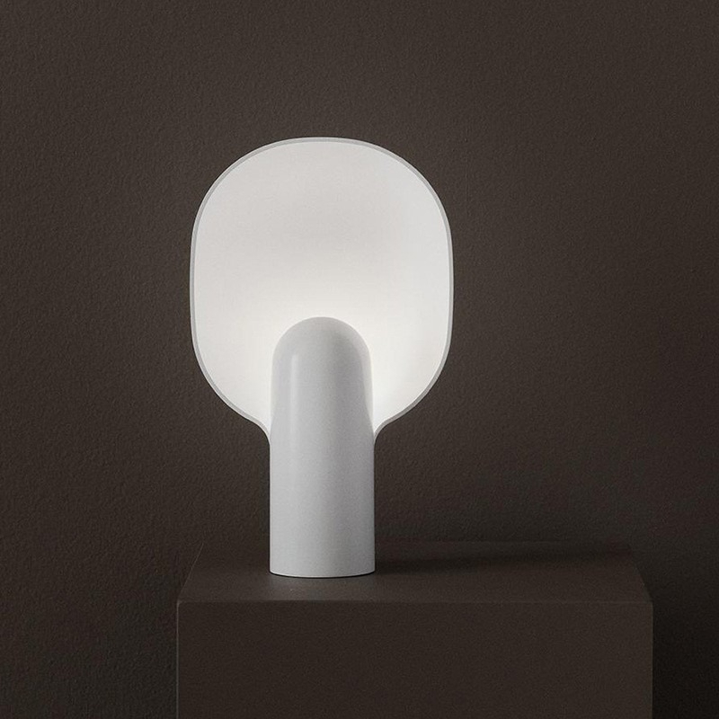 Nordycka minimalistyczna lampa – Resin Art On Floor recenzja i cena