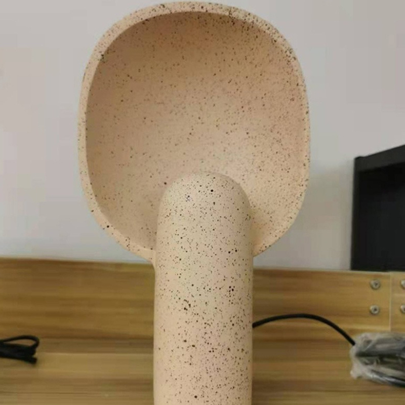 Nordycka minimalistyczna lampa – Resin Art On Floor recenzja i cena